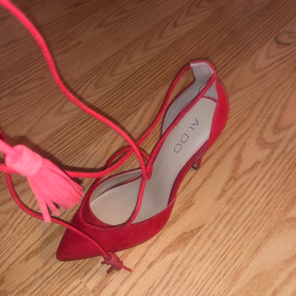 Aldo brand new shoes in color red with ankle straps. Size 7-1/2 - Picture 4 of 4